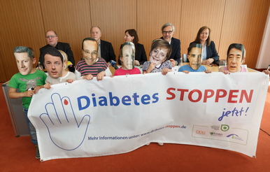 Deckbar diabetesDE G7 Pressekonferenz Kinder udn Referenten 2. Juni 2015